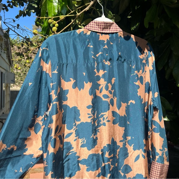 TRACESOFME blue tan peach silk floral houndstooth contrast long sleeve button up - Picture 6 of 8
